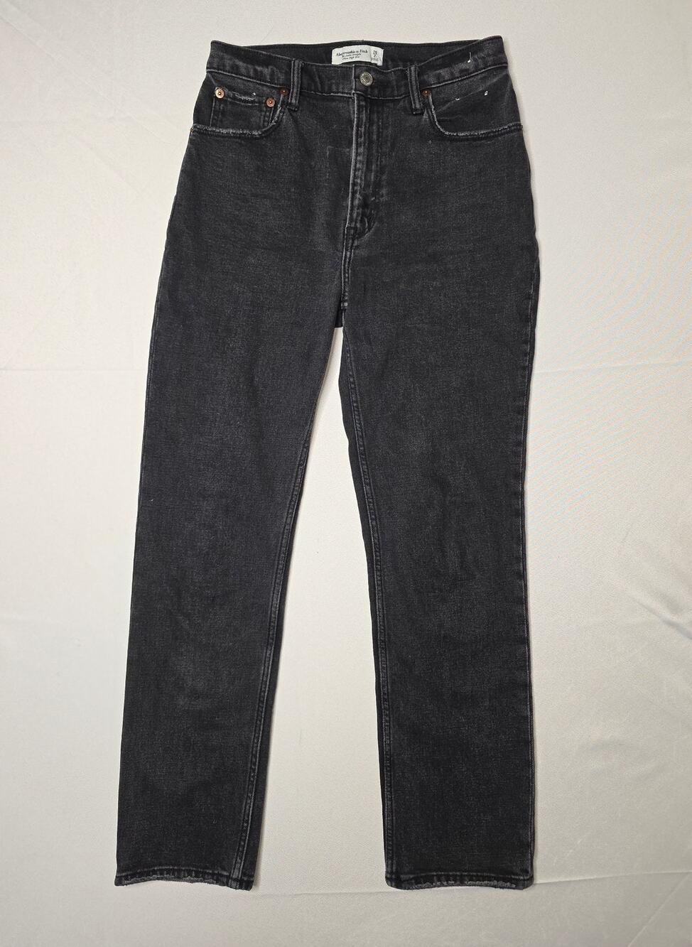 Abercrombie & Fitch Ultra High Rise Ankle Straight jeans Size 26/2